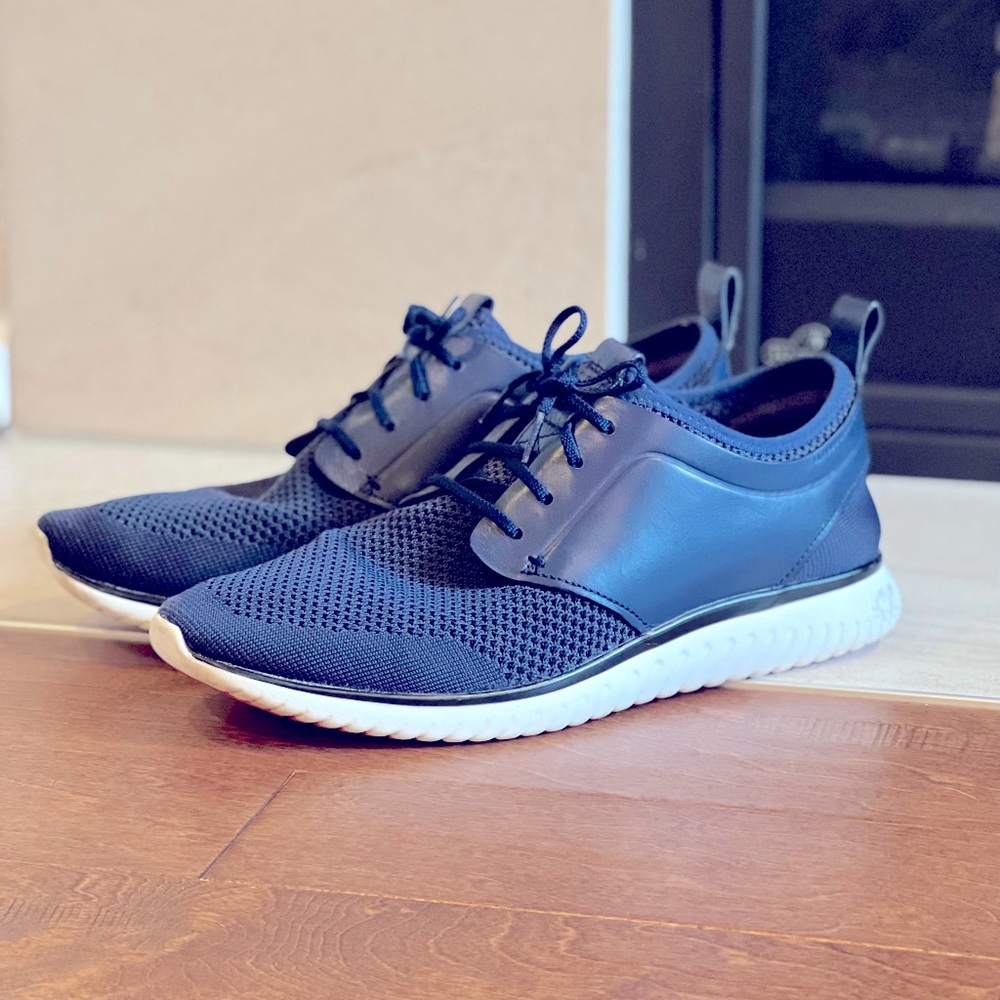 COLE HAAN - Navy Blue Tennis Shoes
